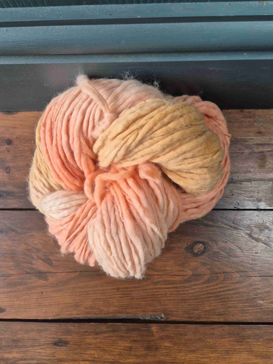 Naturally dyed wool, art yarn thick to thin 200g