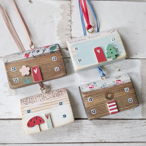 Set of 4 Wooden House Hanging Decorations Seasons 