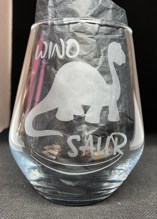 Hand Etched Glass, Wino Saur