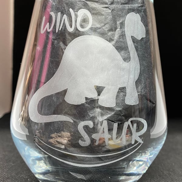 Hand Etched Glass, Wino Saur