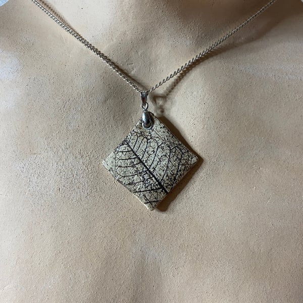 Ceramic pendant, rustic leaf 587