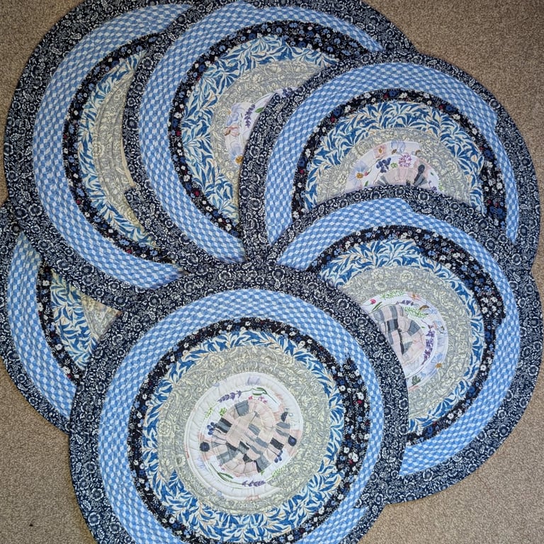 Meadow circles - set of 6 jelly roll placemats