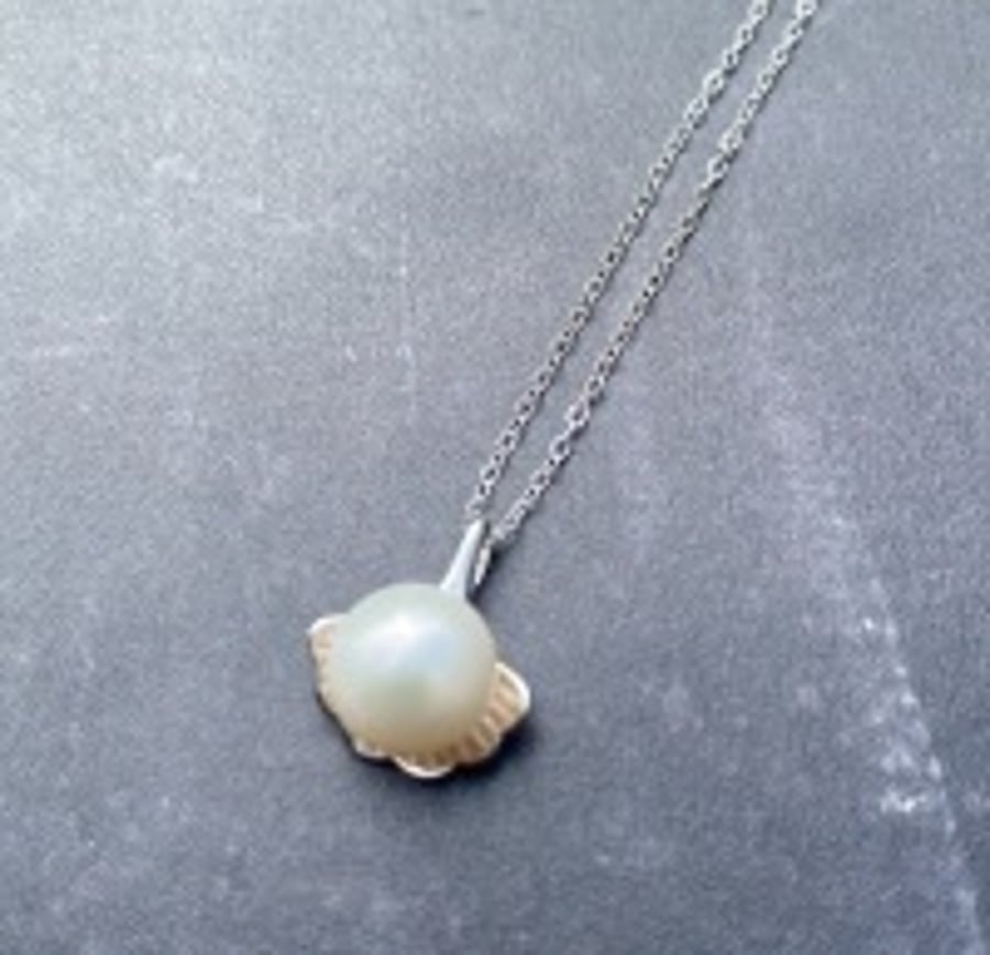 Silver Ginko Leaf & Freshwater Pearl Necklace