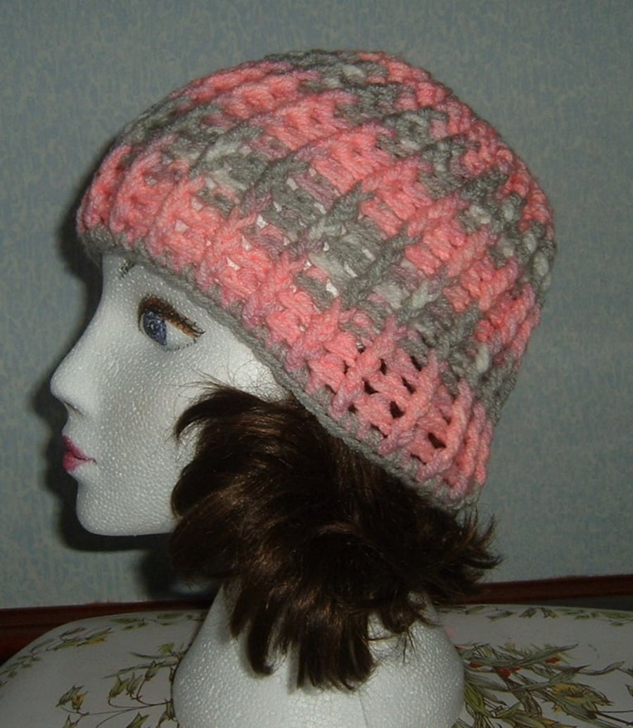 Lady's crocheted ribbed hat ref 47491