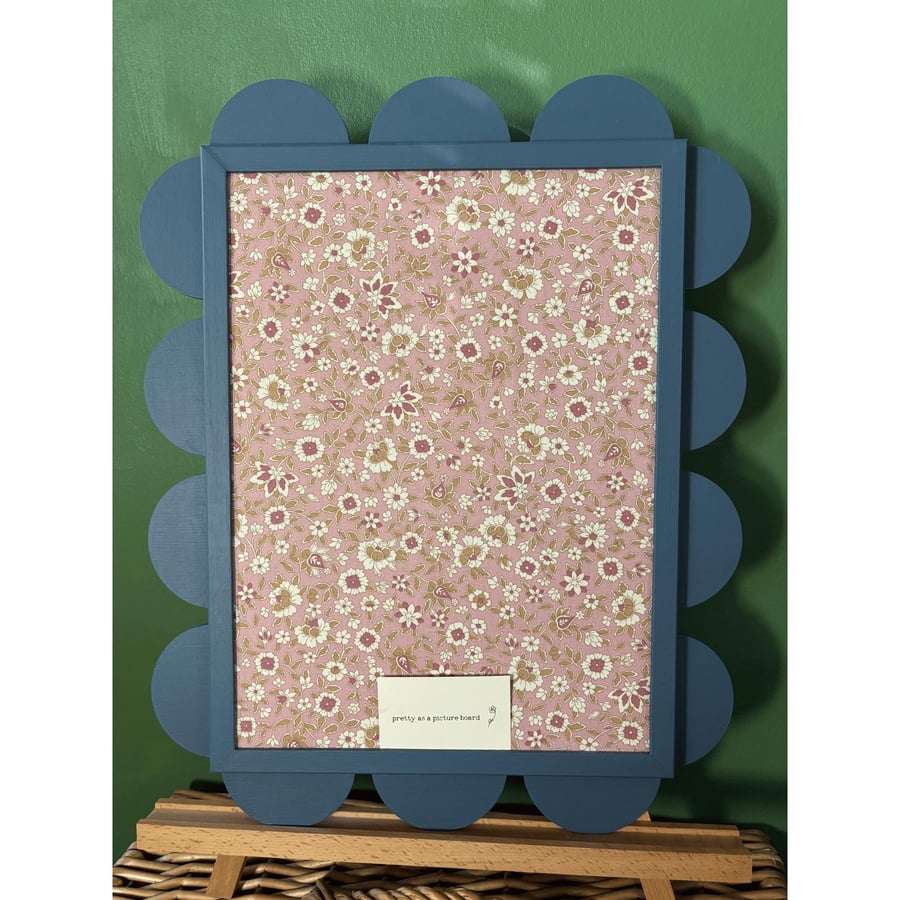 The Fred: Handmade Luxury Picture Board With Elegant Navy Scalloped Edges