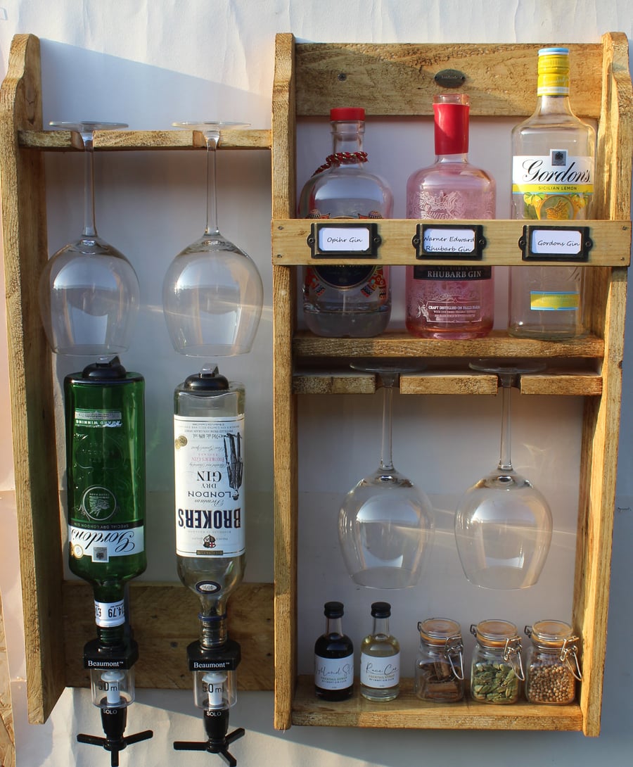 Gin rack, 5 bottles & 4 goblet glass's