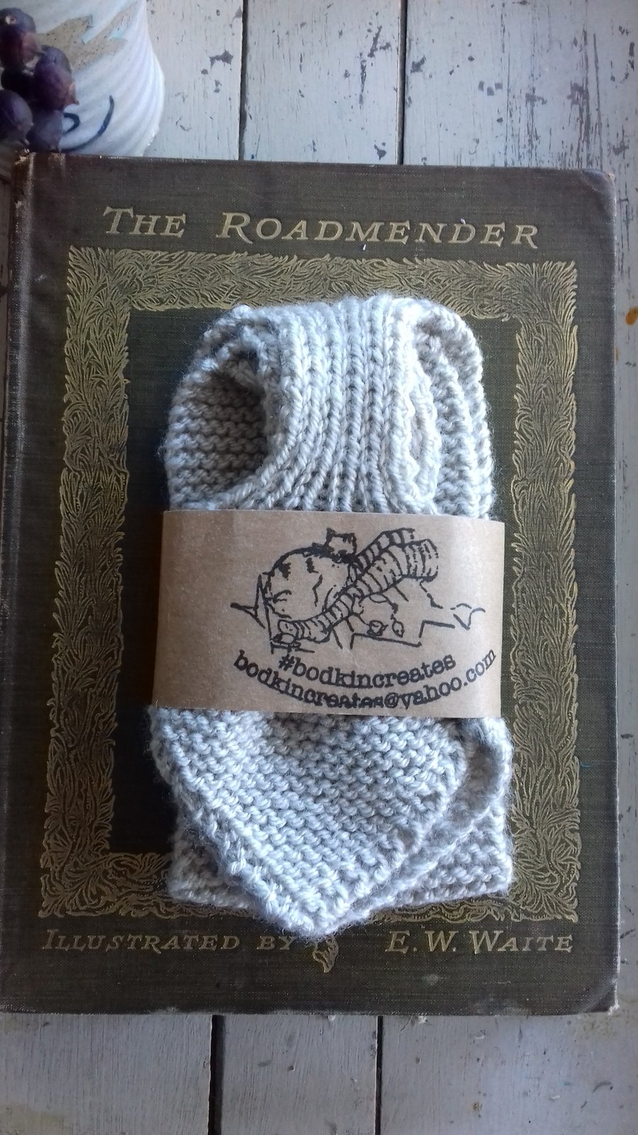 Soft stone coloured bowscarf 