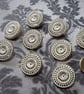 11 16" 18mm 28L Gold and White Buttons, Italian, lightweight - Image 5