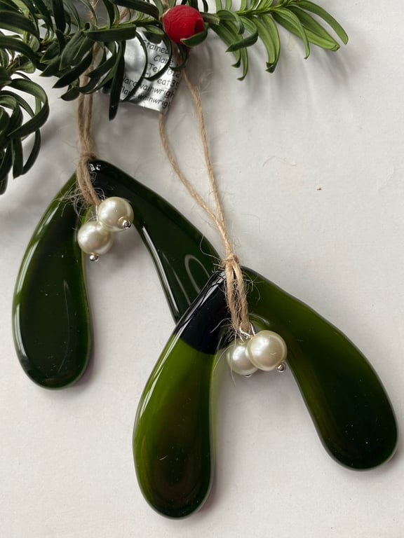 Fused Glass mistletoe 