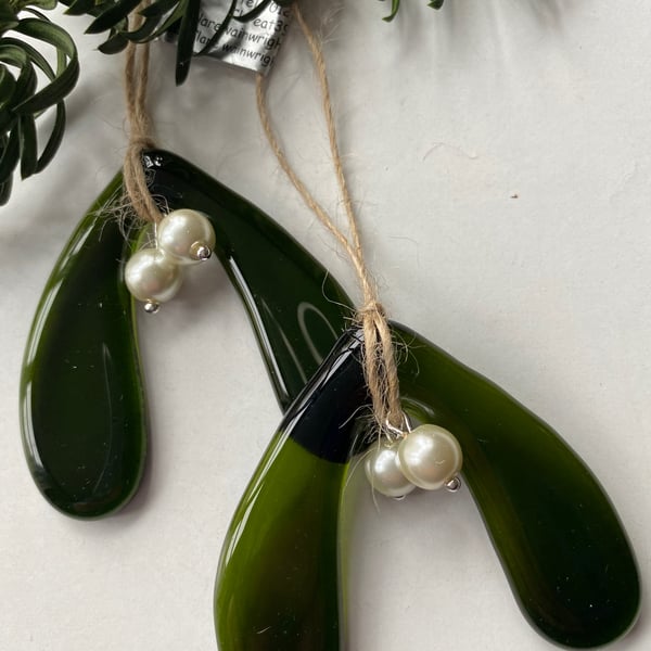 Fused Glass mistletoe 