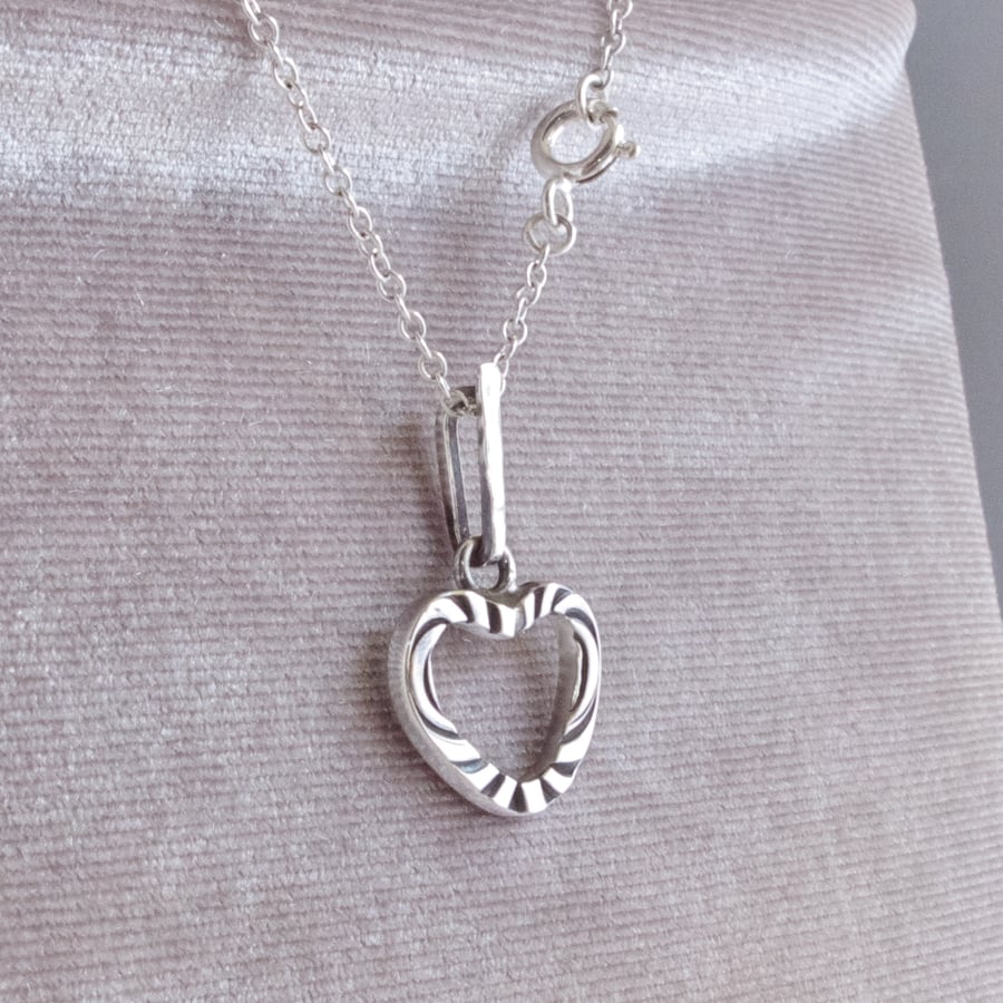 Sterling Silver Chunky Curvy Zebra Striped Heart Pendant And Chain