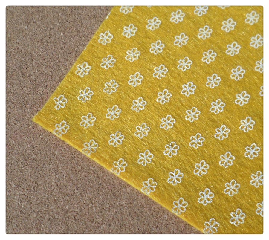 1 x Printed Felt Square - 12" x 12" - Flowers - Yellow 