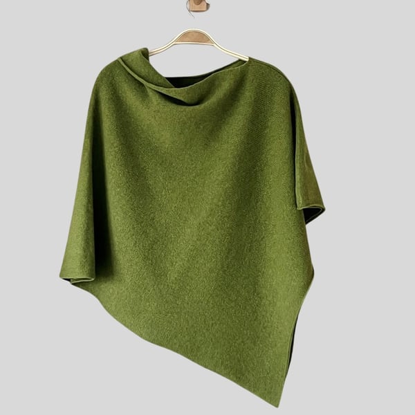 Poncho moss green soft merino lambswool 