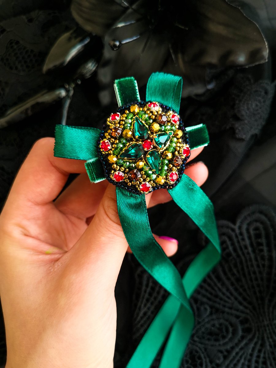 Swarovski crystal green and red embellished beaded ribbon round brooch