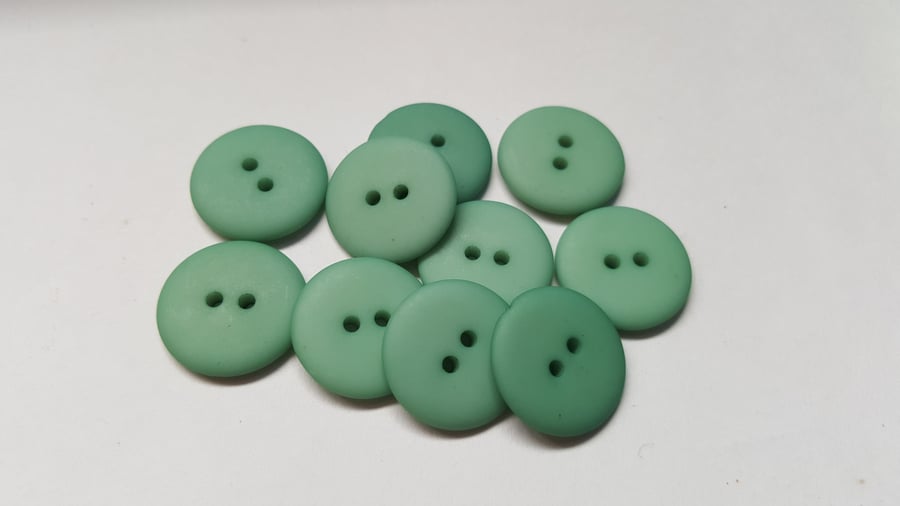 10 x 2-Hole Resin Buttons - Matte - Round - 18mm - Green 