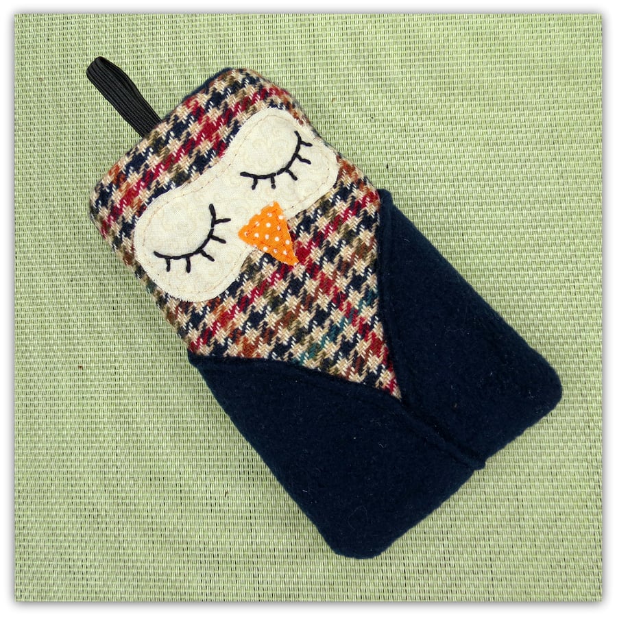 Snoozy owl mobile sleeve, 14cm x 8cm. (13cm x 6.5cm internally)