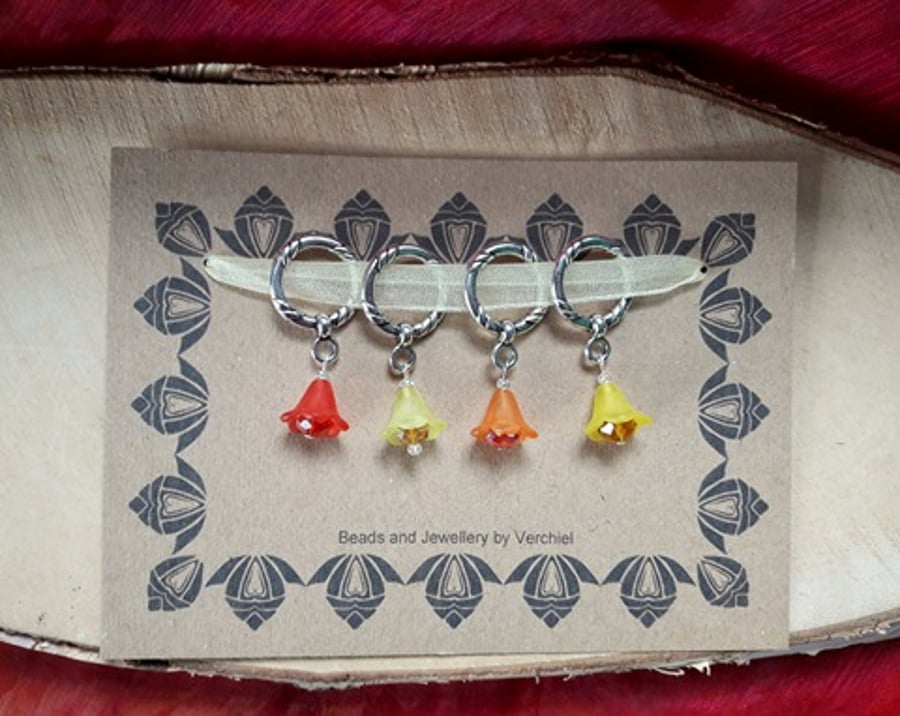 Set of 4 Pretty flower stitch markers for knitting