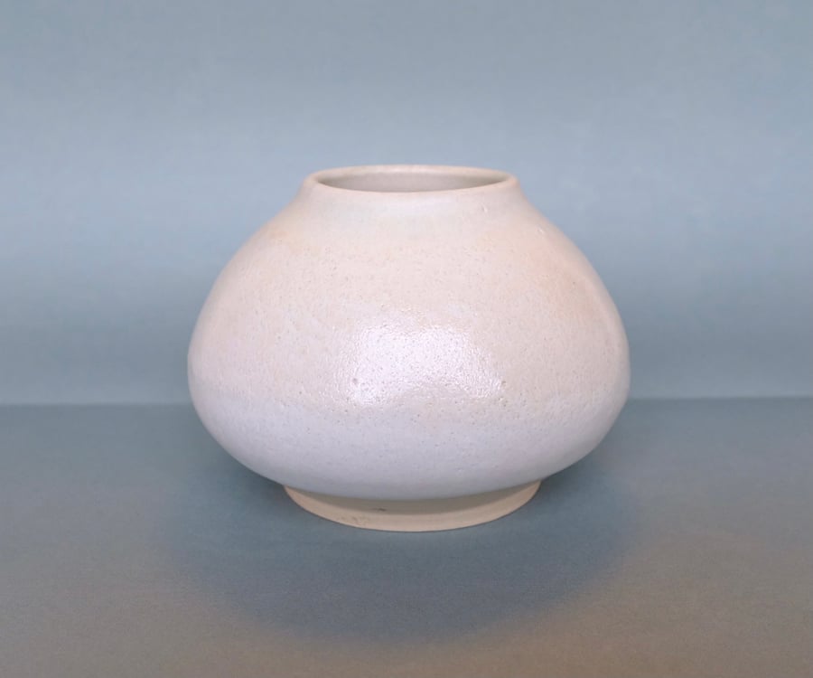 White bulbous vase