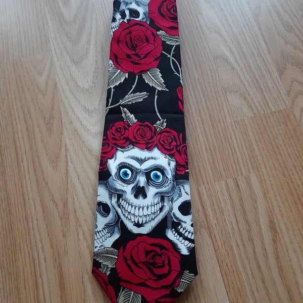 Skulls and Roses Tie