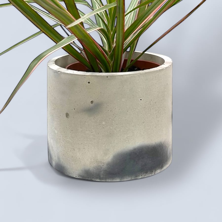 Grey and Black Moon Surface Large Round Concrete Plant Pot Holder (lpp1)