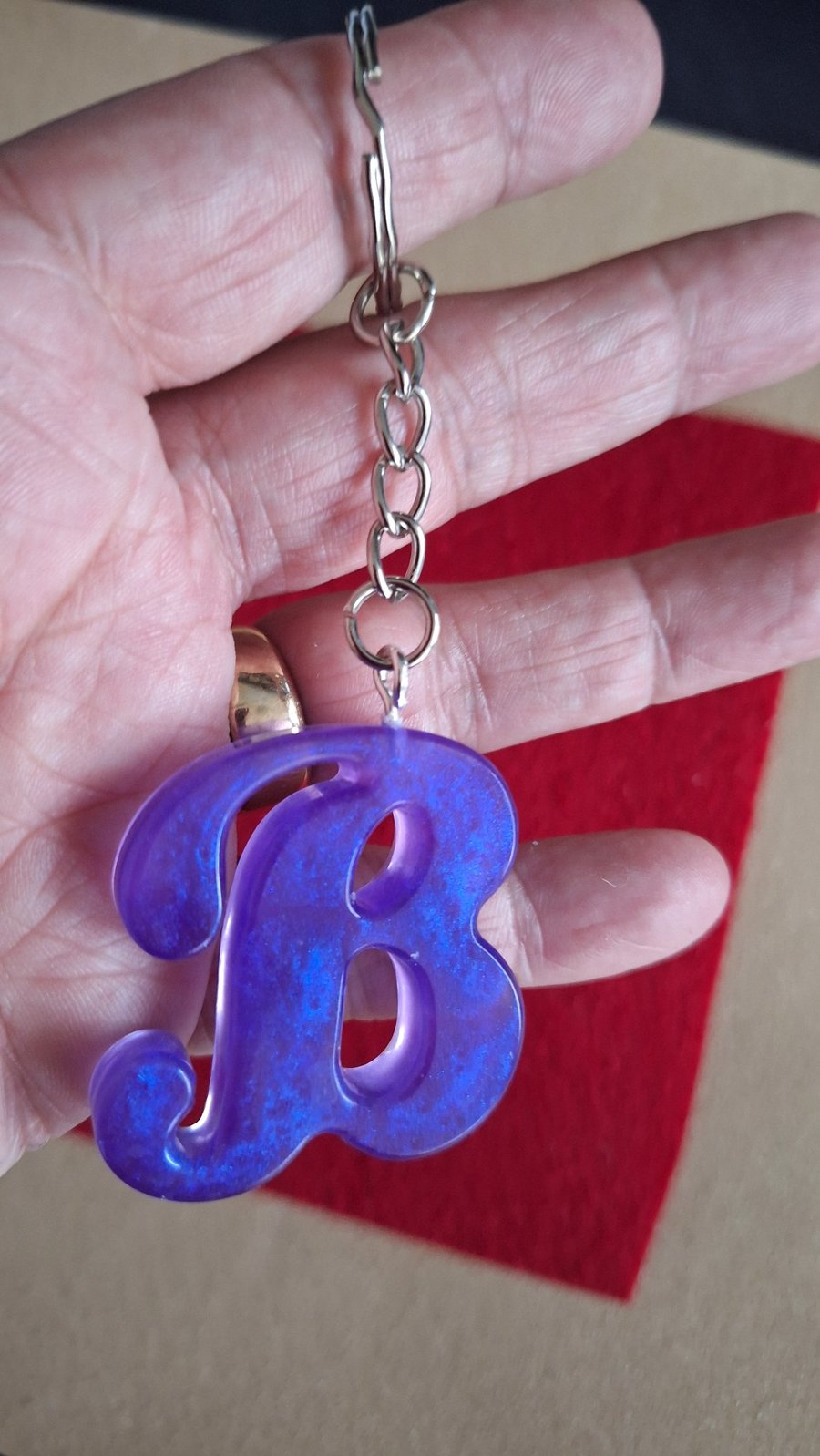 Purple resin letterB keyring