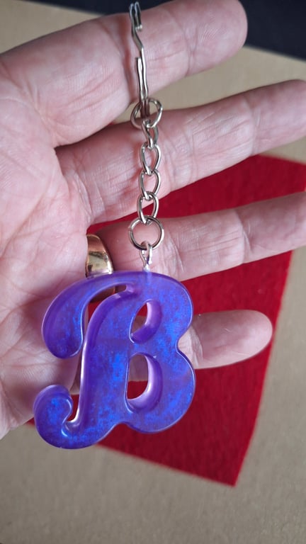 Purple resin letterB keyring