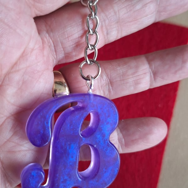 Purple resin letterB keyring
