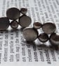 Atomic studs - Image 1