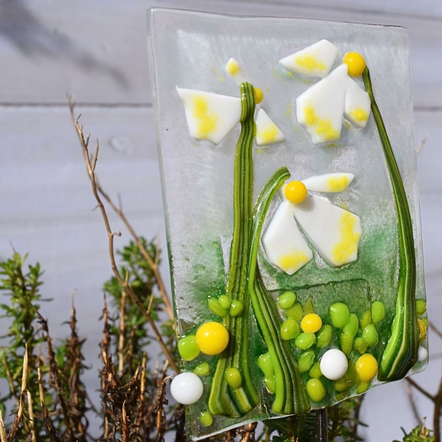 Fused Glass Plant Pot Stake with White and Yellow Flowers. Gift for Gardener.