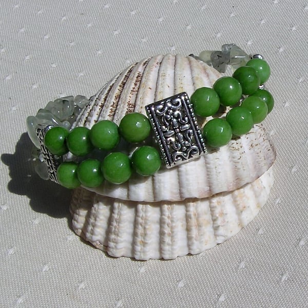 Peridot & Green Prehnite Crystal Gemstone Bracelet "Kiwi Glory"