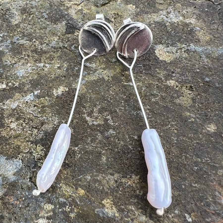  Silver Circle Stud Earrings with Biwa Freshwater Pearl Drop