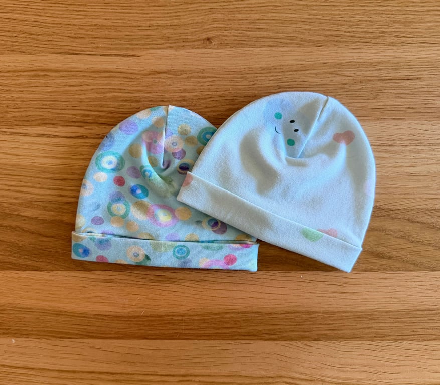Newborn Baby Hats, Beanie hats. 2 PK. Ideal for the newborn baby 0-3mths - BE04