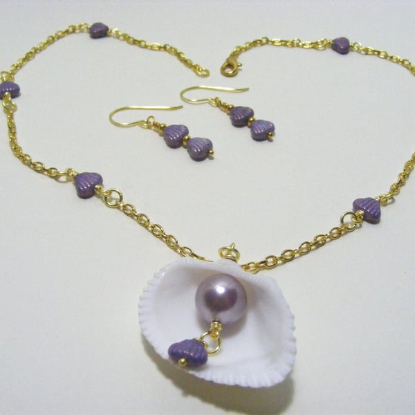 Purple Scallop Jewellery Set.