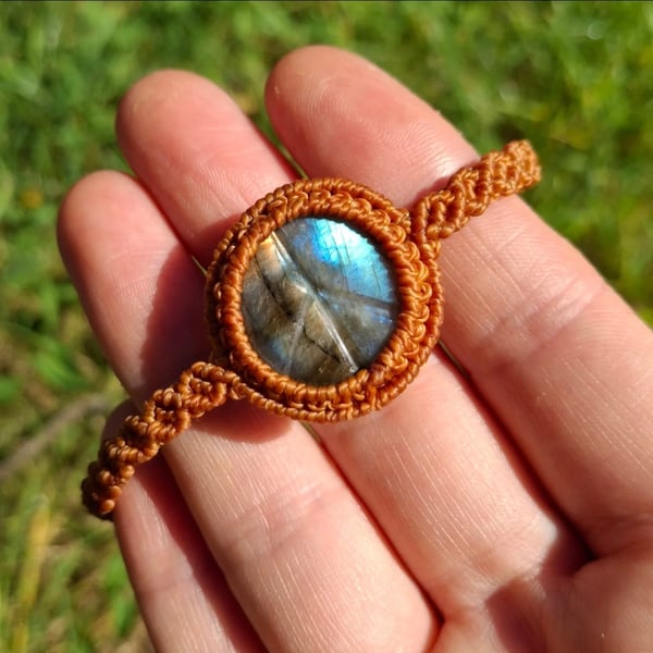 Labradorite Peace Sign Macrame Bracelet