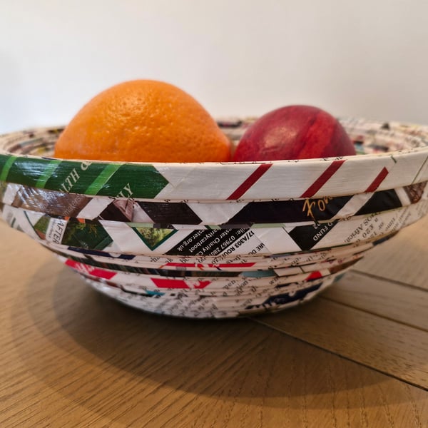 Large 'fruit bowl size' Bowl