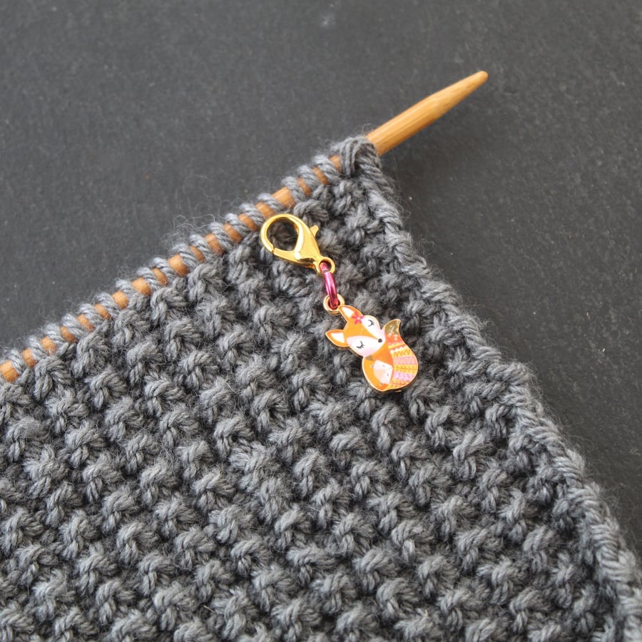ORANGE FOX progress keeper or stitch marker for knitting & crochet.