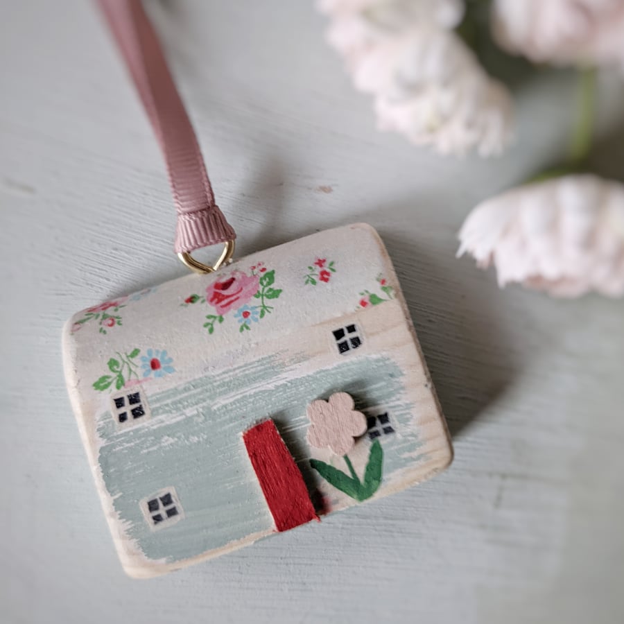 Seconds Sunday Little House Hanging Decoration