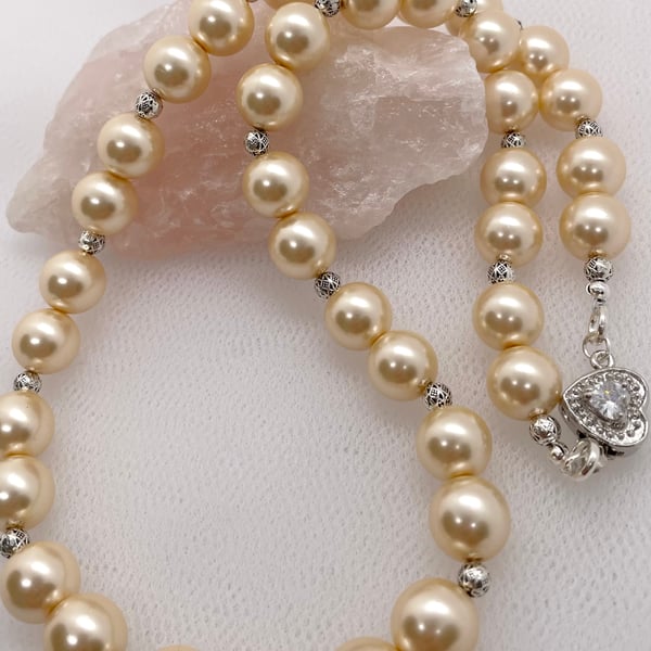 Rich Cream Pearl and Silver Necklace 