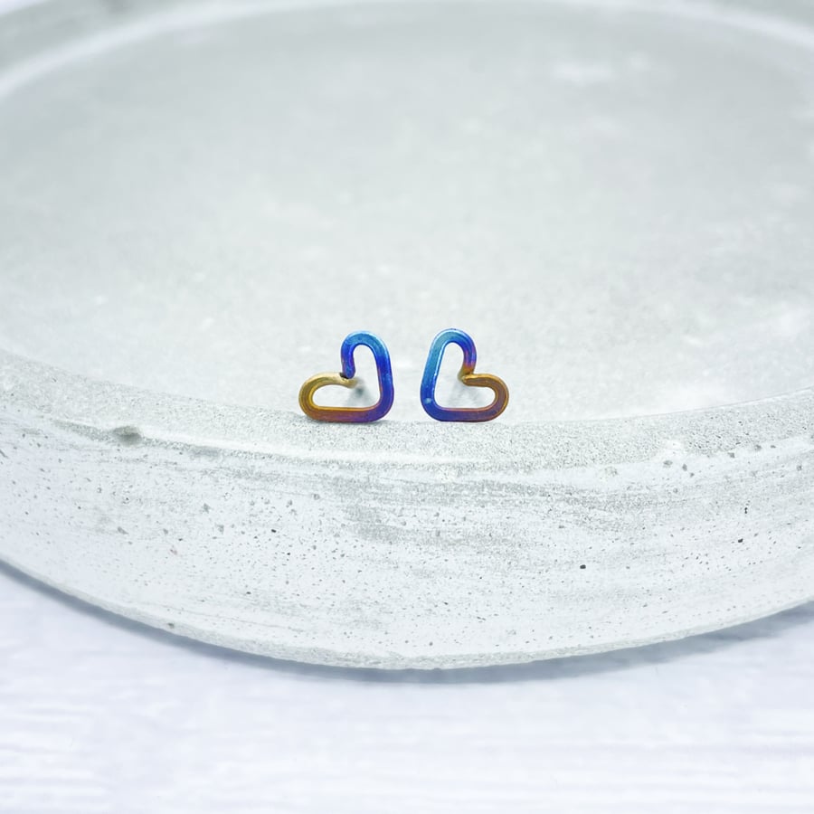 Small titanium anodised heart stud earrings hypoallergenic
