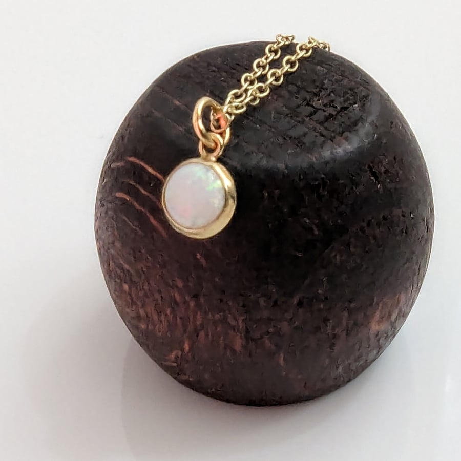 Gold Recycled 9 carat Gold White Opal Necklace