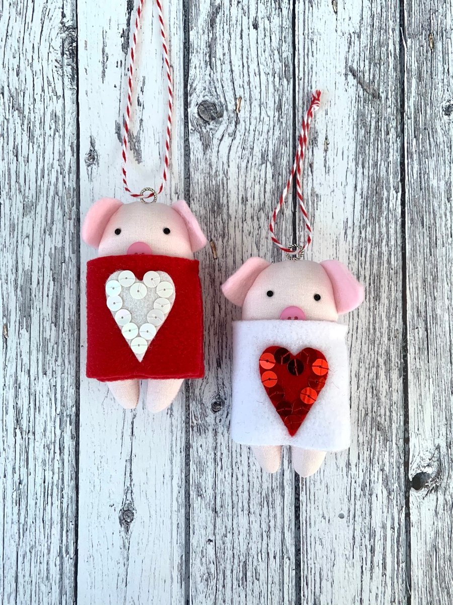 Pig in a Heart Blanket Decoration 