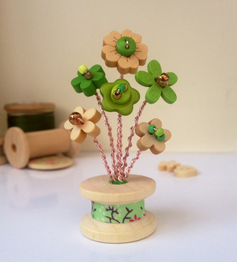 Button Bobbin Posy - Green