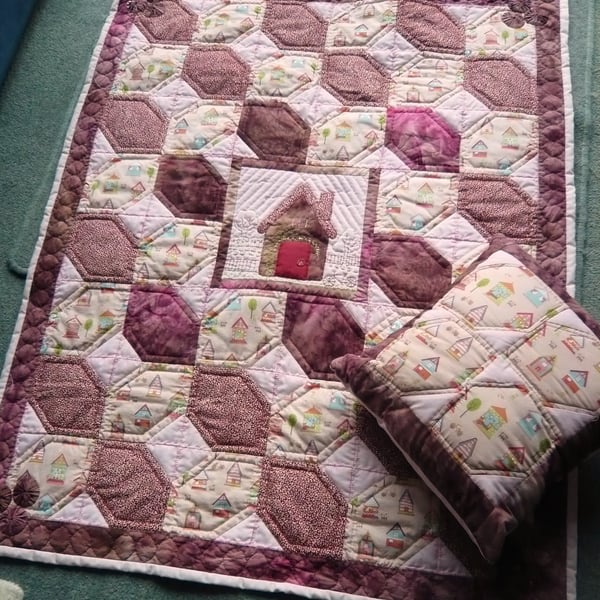 Chocolate Cottage quilt and cushion