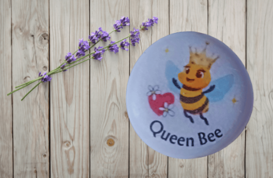 Queen Bee Pocket Hug Pebble 