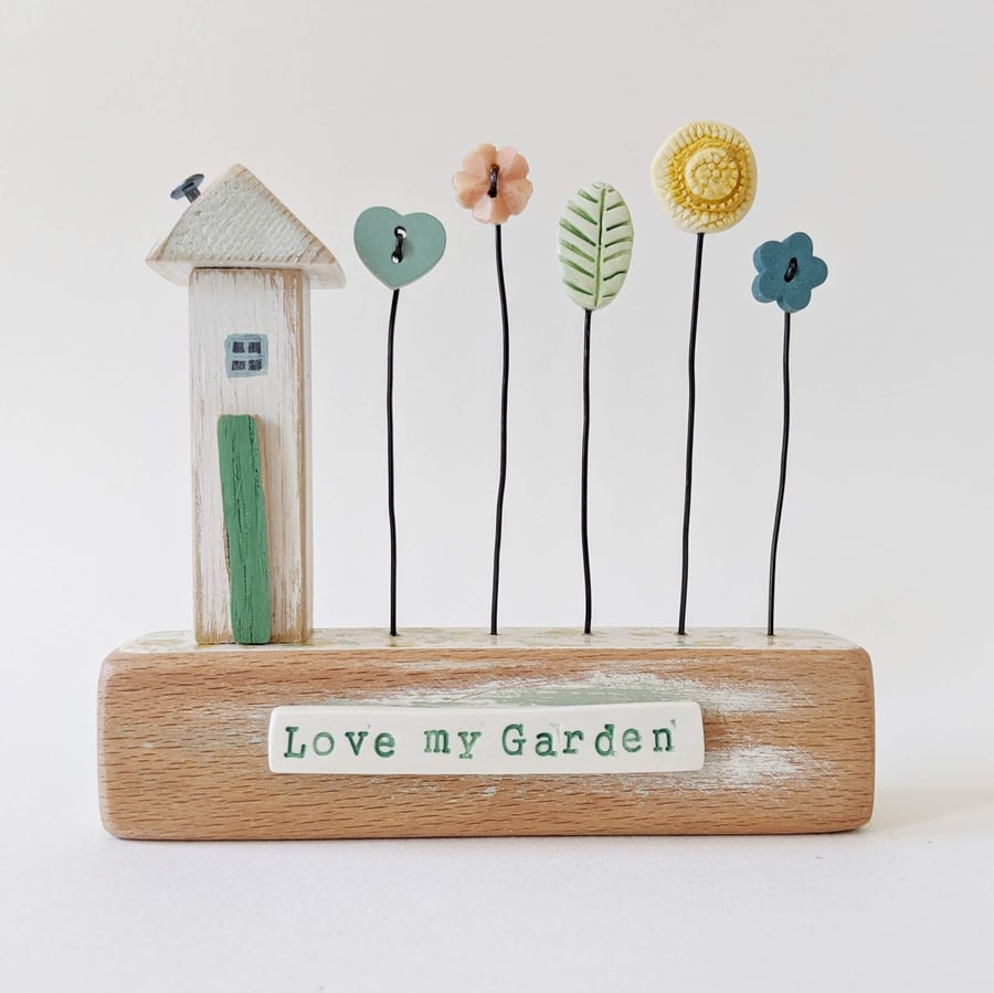 Little Wooden House with Button Flower Garden 'Love my Garden'