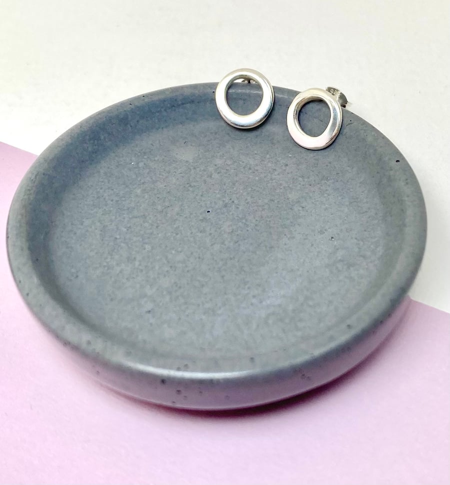 Sterling silver circle stud earrings