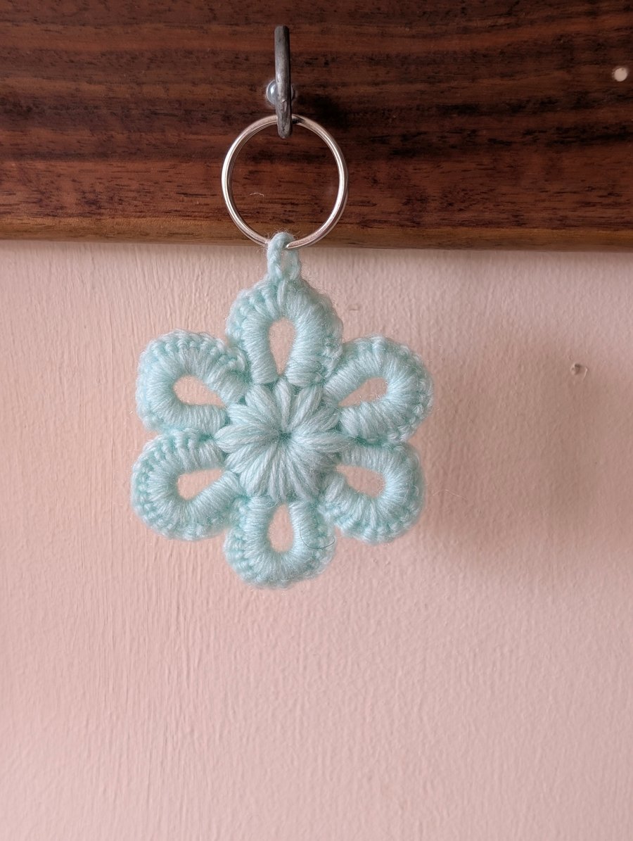 Crochet flower keyring - bagcharm - light green