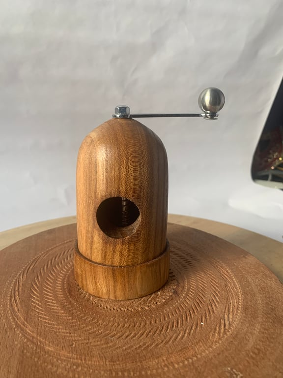 Nutmeg grinder in Elm.