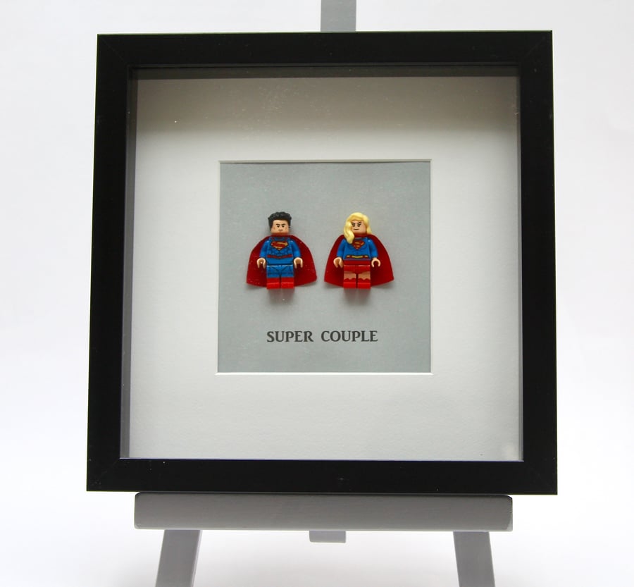 DC Comics Superman and Super Girl mini Figure frame