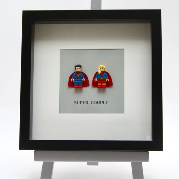 DC Comics Superman and Super Girl mini Figure frame